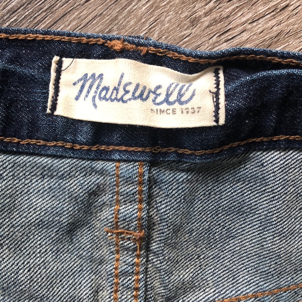 Madewell Blue Jean Shorts Classic distressed Cut-Off Style - 5in inseam, size 31 - Picture 2 of 9